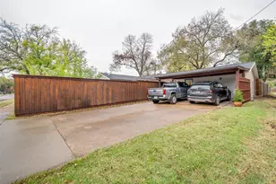 3581 Woodleigh Dr, Dallas, TX 75229 - Photo 26