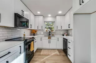 810 Darnell Ave, Benbrook, TX 76126 - Photo 10