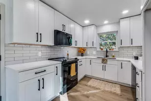 810 Darnell Ave, Benbrook, TX 76126 - Photo 12