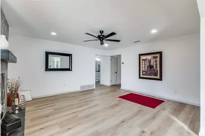 810 Darnell Avenue, Benbrook, TX 76126 - Photo 8