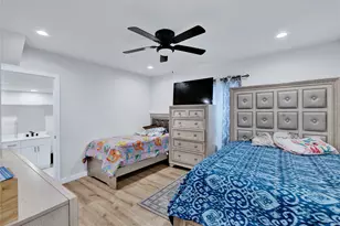 1104 E Mulkey St, Fort Worth, TX 76104 - Photo 14