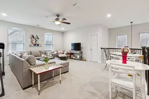 8643 Thorbrush Pl, Dallas, TX 75238 - Photo 18