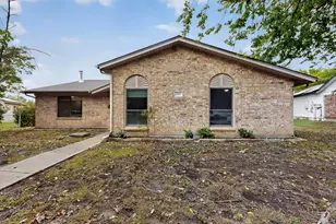 2107 Rockwood Dr, Carrollton, TX 75007 - Photo 4