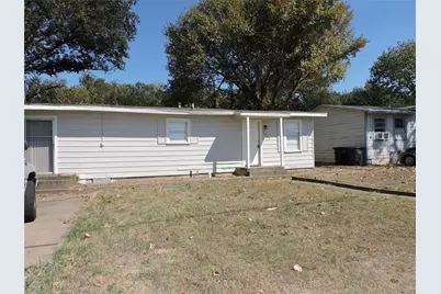 1612 N Anglin Street, Cleburne, TX 76031 - Photo 1