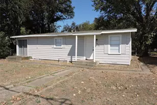 1612 N Anglin St, Cleburne, TX 76031 - Photo 4