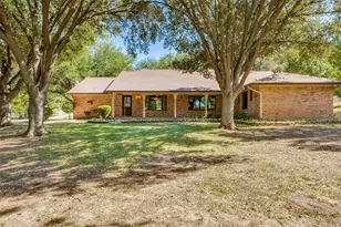 5547 Woodland Hills Dr, Denton, TX 76208 - Photo 4