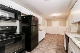 3812 Glenmont Dr, Fort Worth, TX 76133 - Photo 10