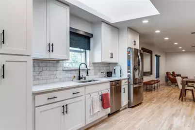 3307 Pine Tree Circle, Farmers Branch, TX 75234 - Photo 4