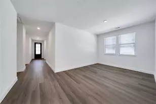 2456 Flatiron Dr, Corinth, TX 76210 - Photo 4