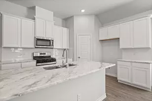 9252 Kansas Pacific Dr, Fort Worth, TX 76036 - Photo 2