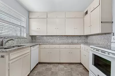 6556 Saint Moritz Avenue, Dallas, TX 75214 - Photo 14