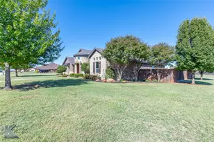 202 Periwinkle Trl, Abilene, TX 79602 - Photo 2