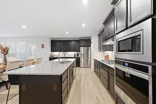 813 Comal Dr, Mansfield, TX 76063 - Photo 12