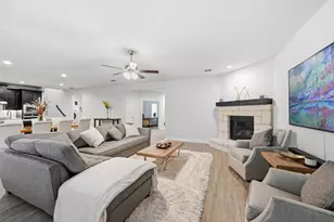 813 Comal Dr, Mansfield, TX 76063 - Photo 2