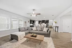 813 Comal Dr, Mansfield, TX 76063 - Photo 10