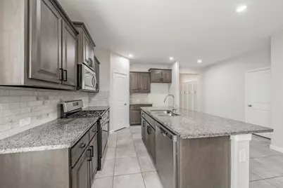 913 Stamford Way, Fort Worth, TX 76247 - Photo 8