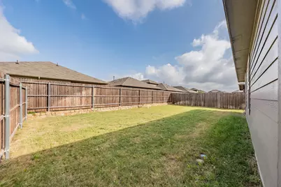 913 Stamford Way, Fort Worth, TX 76247 - Photo 32