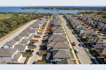 5621 Topwater Trail, Fort Worth, TX 76119 - Photo 18