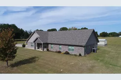 308 N Douglas Street, Bogata, TX 75417 - Photo 2