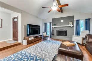 2828 Oak Forest Dr, Grapevine, TX 76051 - Photo 6