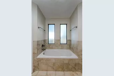 5602 Kingstree Court, Arlington, TX 76017 - Photo 10