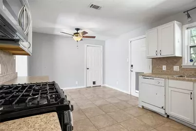 341 Hurst Drive, Bedford, TX 76022 - Photo 18