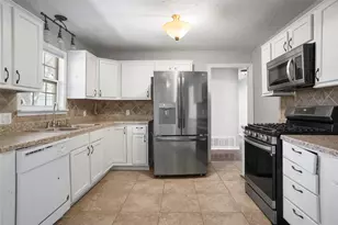 341 Hurst Dr, Bedford, TX 76022 - Photo 16