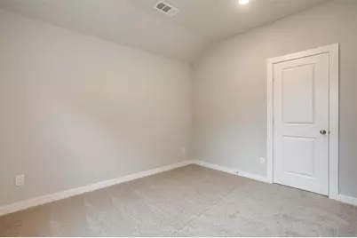 4525 Hogans Alley Drive, Arlington, TX 76001 - Photo 16