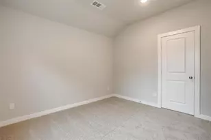 4525 Hogan's Alley Dr, Arlington, TX 76001 - Photo 16