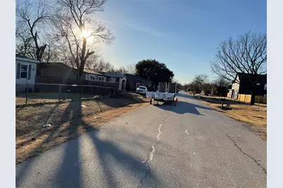 1111 Bell Street, Arlington, TX 76001 - Photo 6