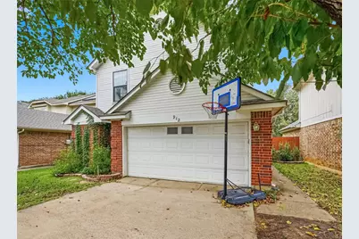 912 S Old Orchard Lane, Lewisville, TX 75067 - Photo 2