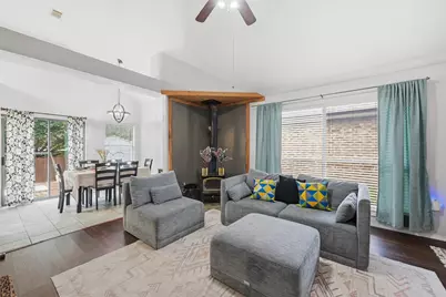 912 S Old Orchard Lane, Lewisville, TX 75067 - Photo 4