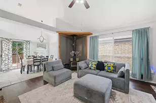 912 S Old Orchard Ln, Lewisville, TX 75067 - Photo 4