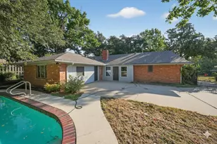 1017 Denmark St, Grand Prairie, TX 75050 - Photo 6