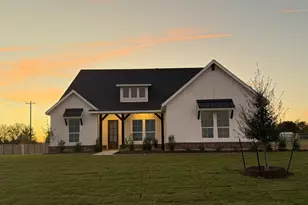 31 Roosevelt Ln, Valley View, TX 76272 - Photo 1