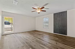 302 W Decatur St, Chico, TX 76431 - Photo 10