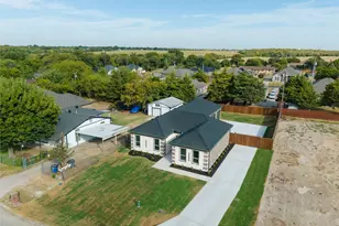 112 E Southbrook Dr, Glenn Heights, TX 75154 - Photo 1