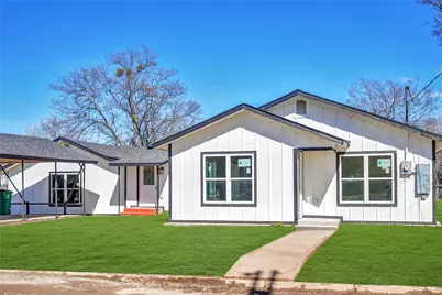 402 W College Street, Jacksboro, TX 76458 - Photo 2