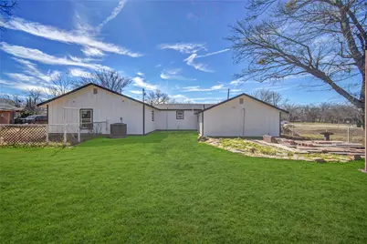 402 W College Street, Jacksboro, TX 76458 - Photo 30