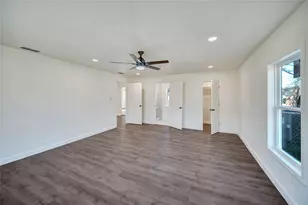 402 W College St, Jacksboro, TX 76458 - Photo 24