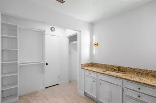 2601 High Oak Dr, Arlington, TX 76012 - Photo 32