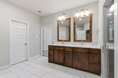 906 Chestnut Grove Drive, Cleburne, TX 76033 - Photo 16