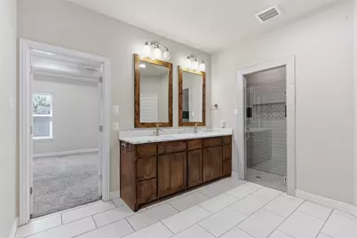 906 Chestnut Grove Drive, Cleburne, TX 76033 - Photo 16