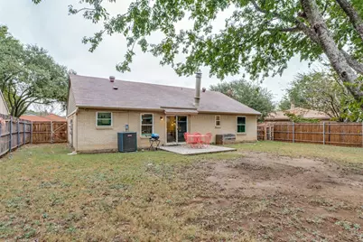 1821 Heidelberg Drive, Fort Worth, TX 76134 - Photo 24