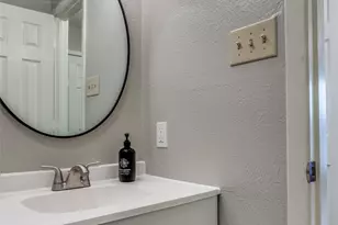 1821 Heidelberg Dr, Fort Worth, TX 76134 - Photo 20