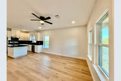 308 SW 14th Street, Mineral Wells, TX 76067 - Photo 2