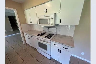 1508 Wilshire Boulevard, Arlington, TX 76012 - Photo 14