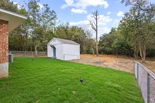 701 W Star St, Denison, TX 75020 - Photo 28