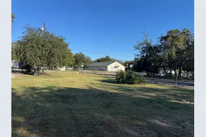 305 Elmo Street #303, Cleburne, TX 76031 - Photo 4