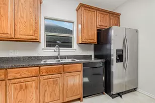 803 Bahar Ct, Arlington, TX 76010 - Photo 12